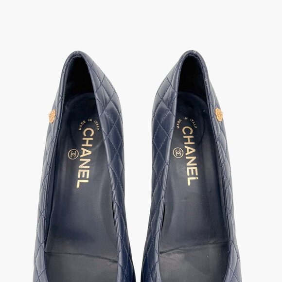 Chanel Camellia Cap Toe Pumps Navy Quilted Leather Low Heel Size 38.5 C US 7.5-8 - Picture 4 of 16
